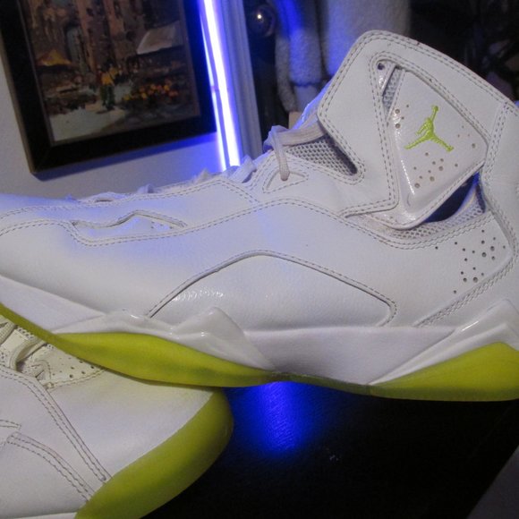 Jordan 7 True Flight White and Volt Ice (2013) size 10.5 - Picture 4 of 10